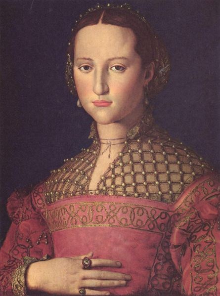 Giulia Farnese, wearing what young Clarice Orsini would've worn in Rome, a costly rose-colored gown embroidered with tons of gold and pearls. Her hair is in a pearl-studded snood.